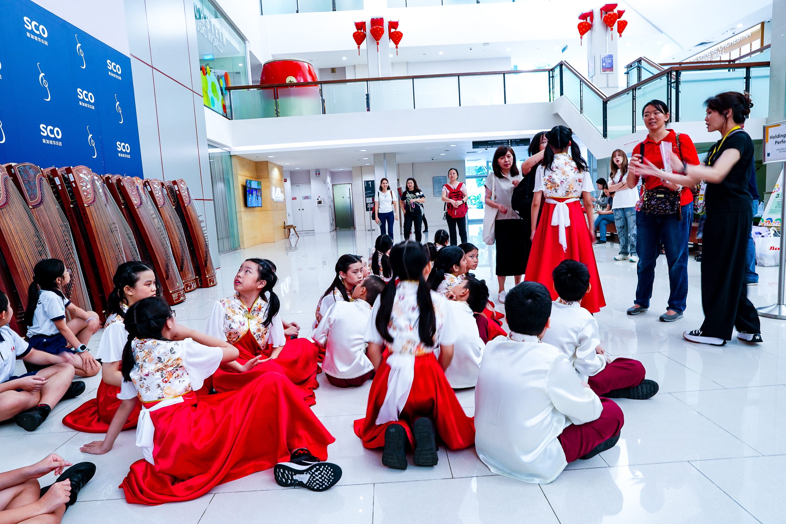 students waiting at SYF